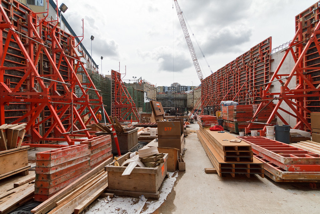"SR 99 tunnel north portal construction looking south – April 2014" by WSDOT is licensed under CC BY-NC-ND 2.0.
