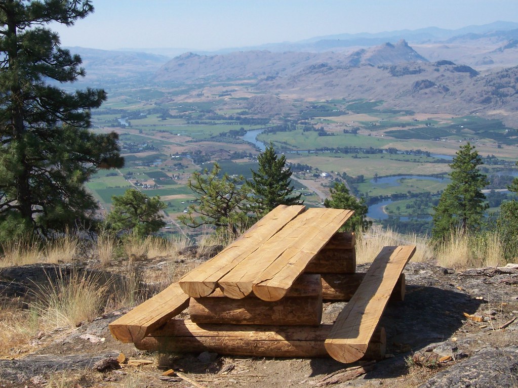 "Pacific Northwest NST" by mypubliclands is licensed under CC BY 2.0.
